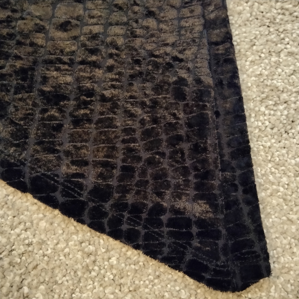 NWT Sz S Calvin Klein Asymmetrical Velvet Crocodile Print Top - Picture 5 of 8